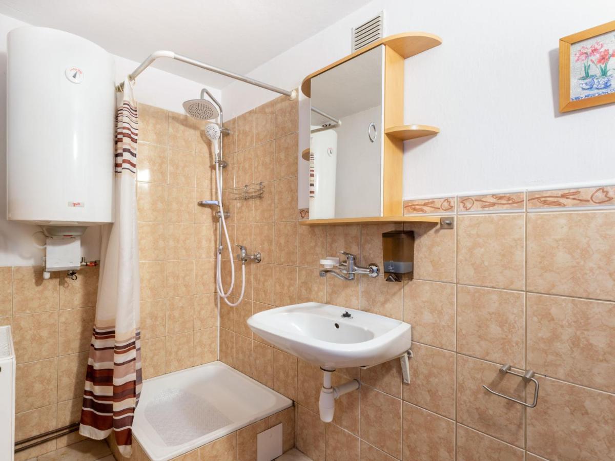 By Interhome Chalet *